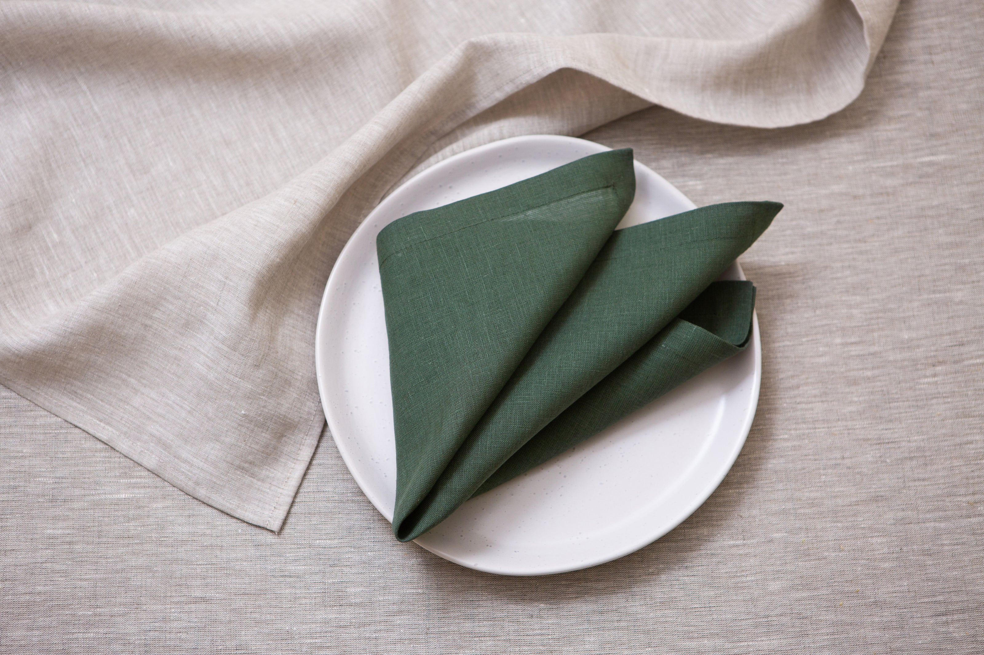 Organic linen nakins in basil color is a perfect gift for Easter, Mother's day, New Year, Christmas or a wonderful table home decor. CoolLinen brand
