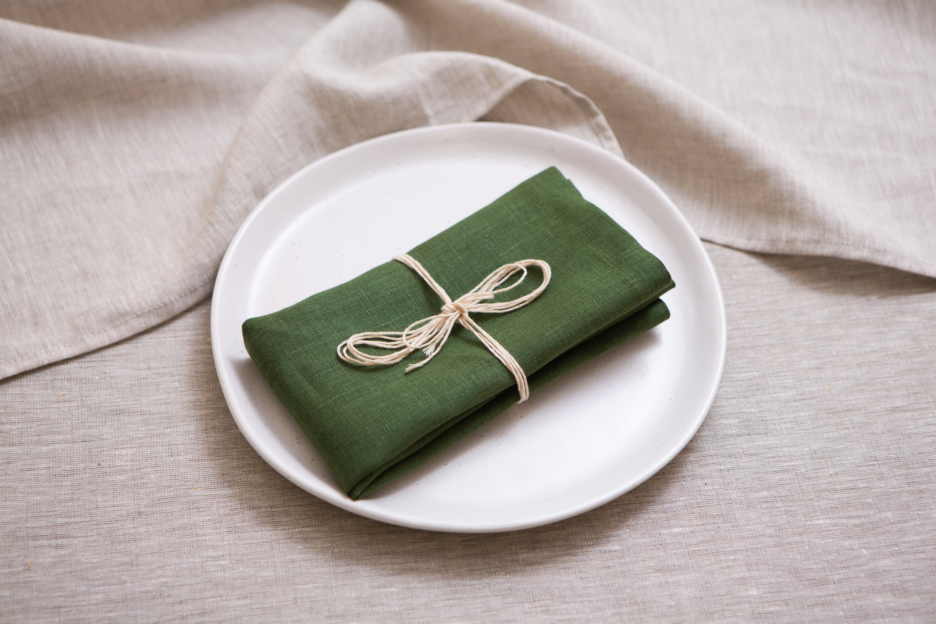 Celebrate in style with eco-friendly green linen napkins. Ideal for New Year’s dinners, holiday tables, and special occasions. A beautiful, thoughtful gift for those who appreciate sustainability.