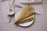 Soft honey linen napkins – perfect for adding a touch of warmth and sustainability to your table, ideal for holidays or as a thoughtful gift.