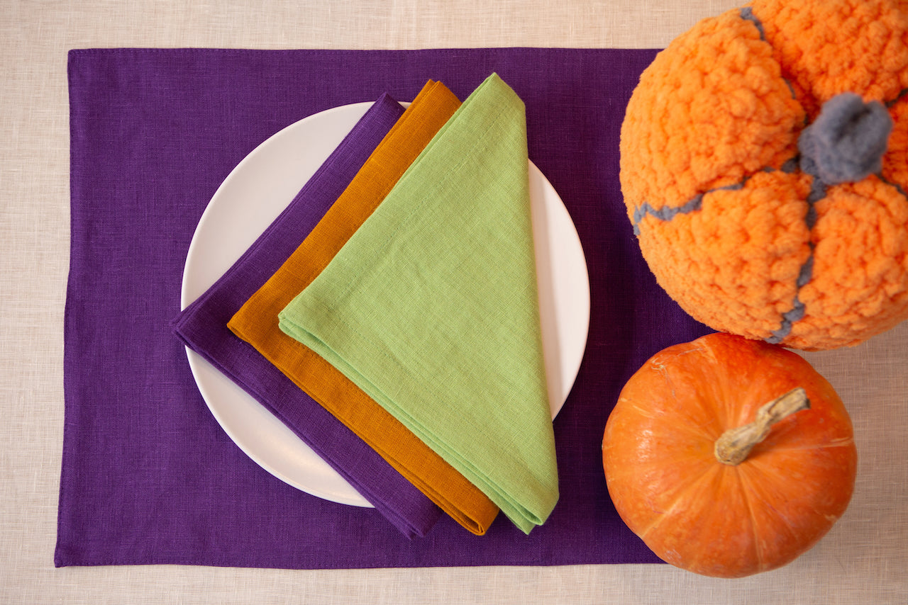 Organic linen placemats and napkins. Halloween home decor. CoolLinen store. Eco-gifts.