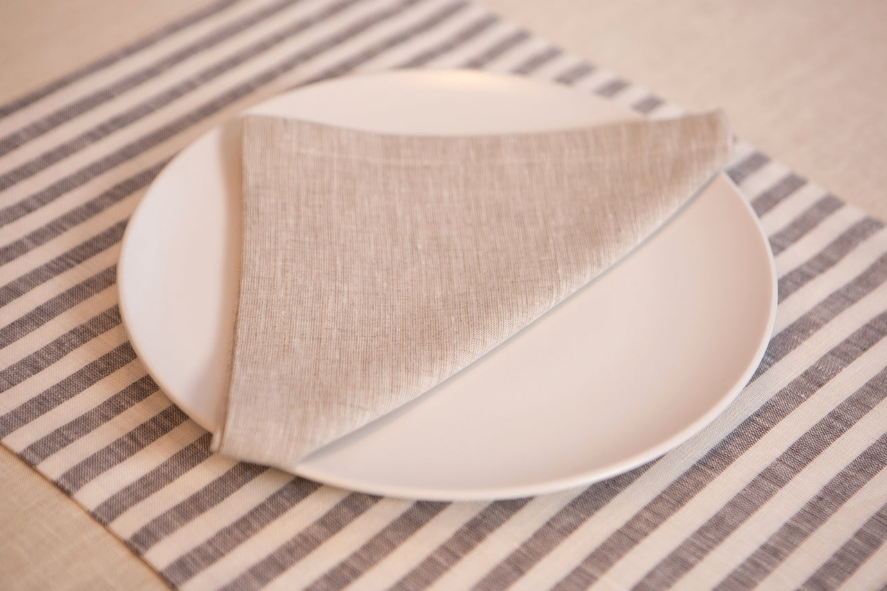 Natural organic linen placemats and napkins. Thanksgiving home decor. CoolLinen store. Eco-gifts.